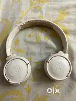 JBL 520 BT wireless headphones