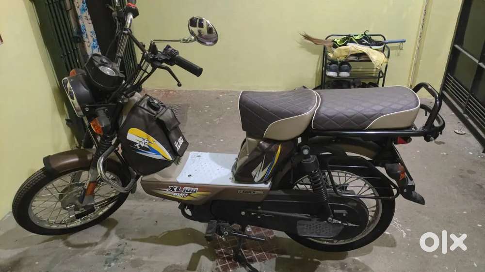 TVS XL100 heavy duty 1-touch start 2023 model
