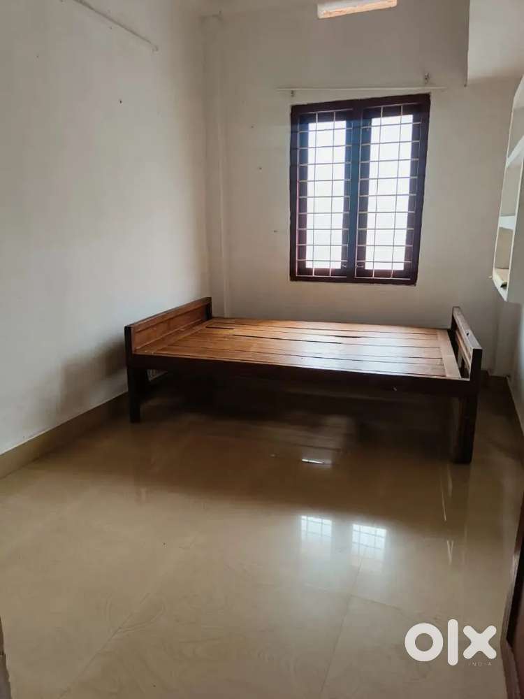 2bhk first floor house available