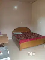 Single bedroom available for girls