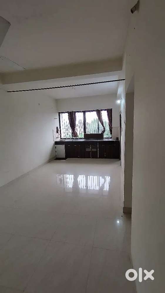 2BHK ON ROAD FOR FEMALE BACHELOR/STUDENT