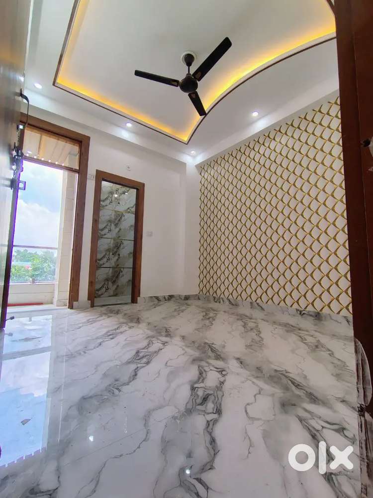 02 BHK FLAT WELL CONDITION MICH BETTER SPACE