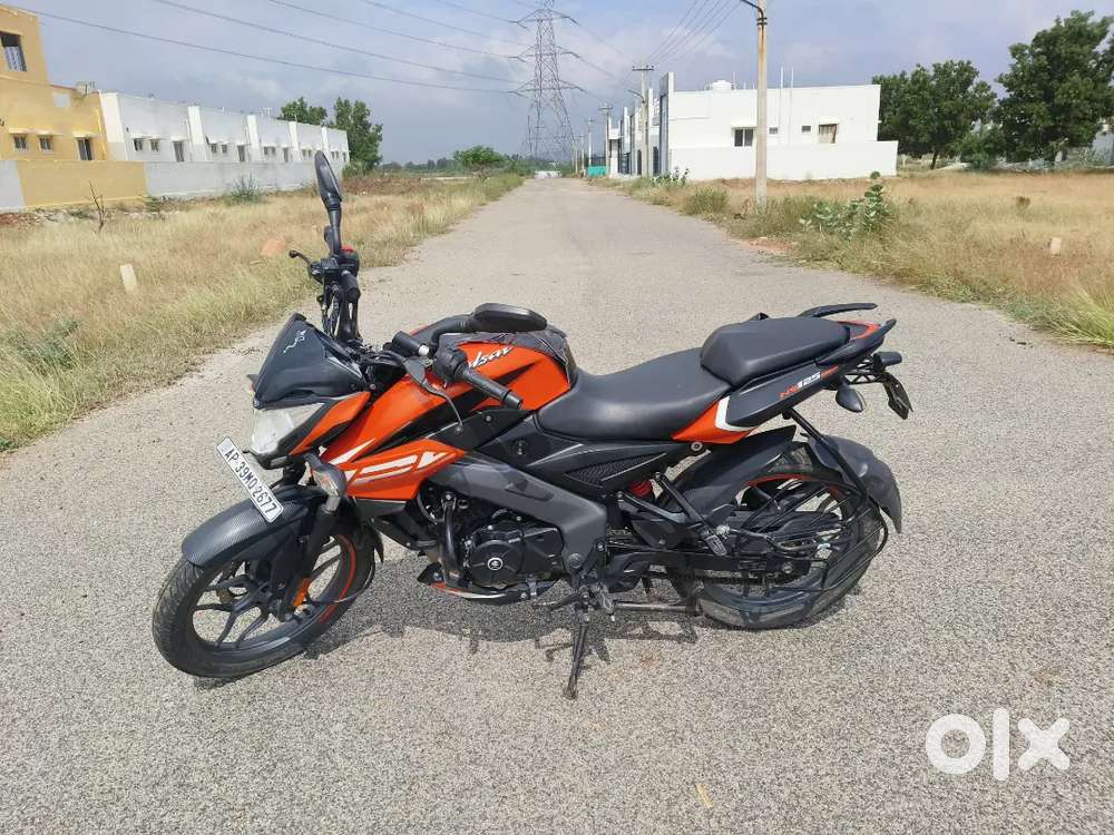 Bajaj pulsar ns125 showroom condition bike, without single scratch