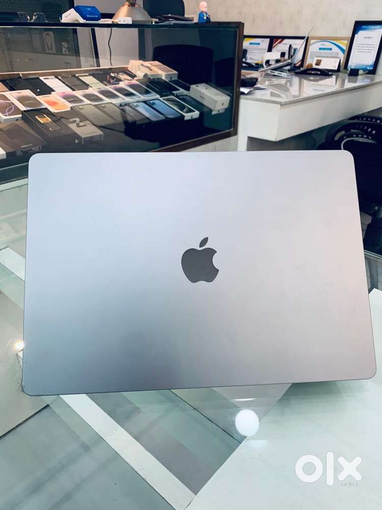 MacBook Air M3 (15.3inch) 8GB/256GB SPACE GREY JUST IN 61,000/-