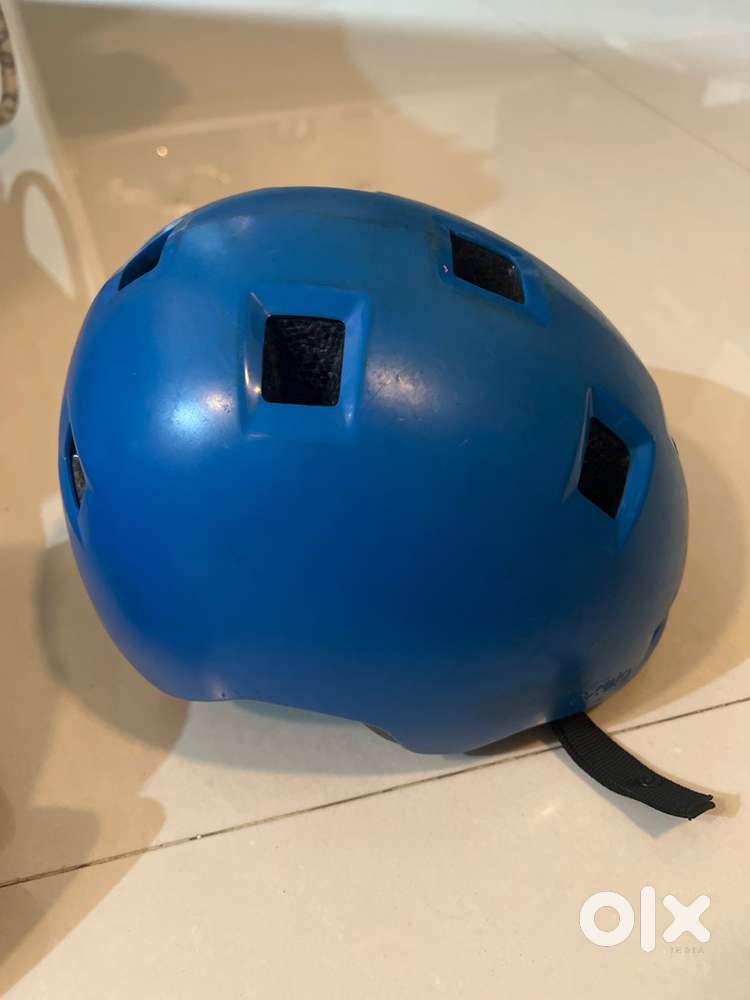 Decathlon skating helmet for kids