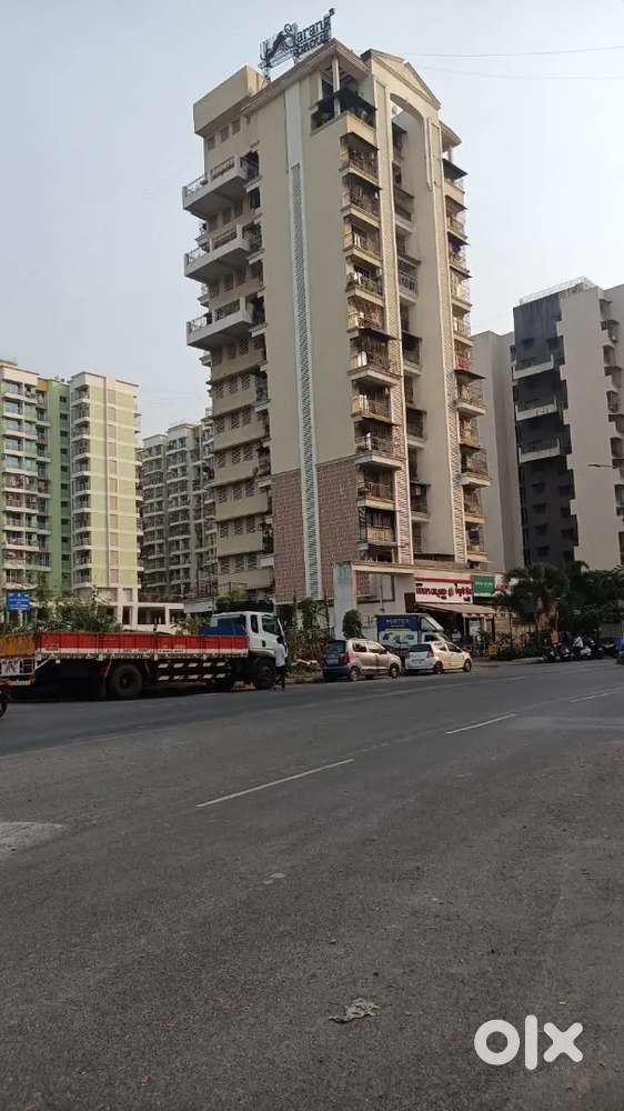 1 BHK in tower urgent for sale .no brokrage