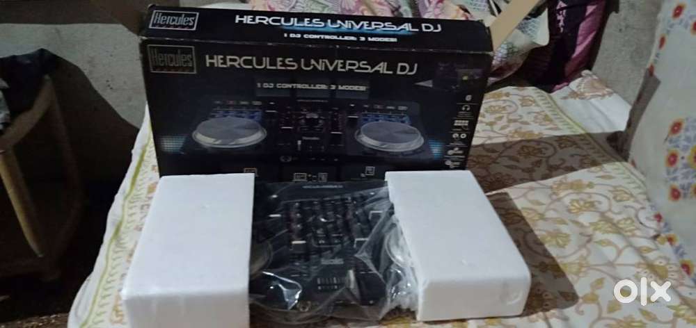 Hercules DJ AMS-DJCONTROL-UNIVERSAL Dj Controller, Black