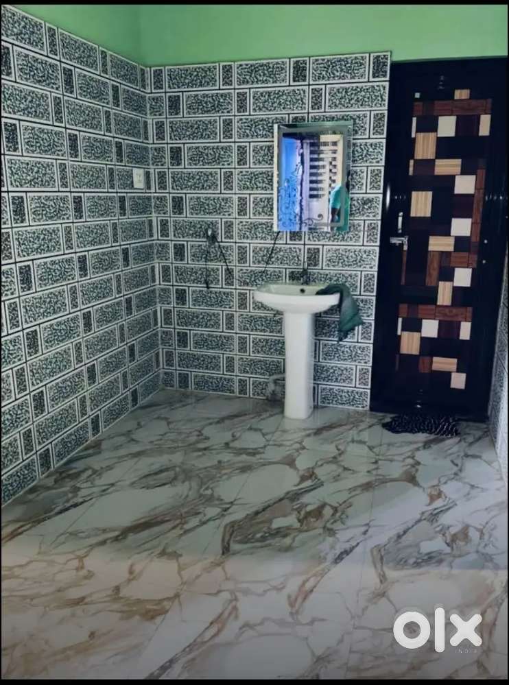 2bhk sharing room 1 room available
