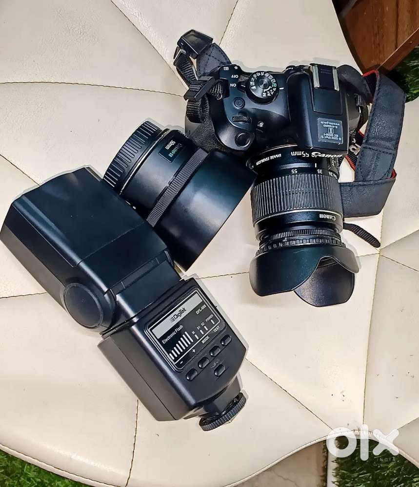 DSLR Camera With Prime Lens & External Flash Light