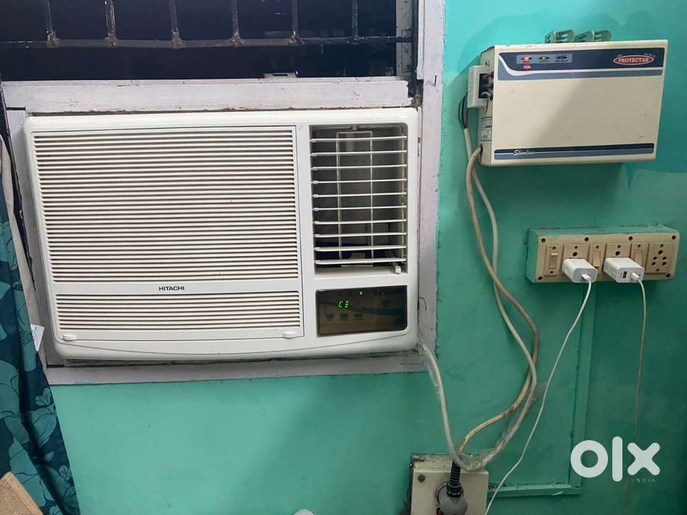 5 Star Hitachi 1.5 ton Window Air Conditioner (along with stabiliser)