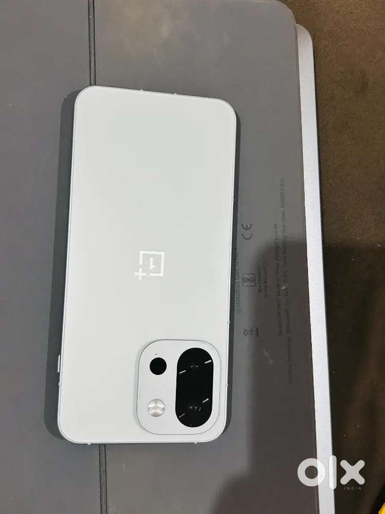 Oneplus 13 T chinese version 512 gb for sale only 3 months old