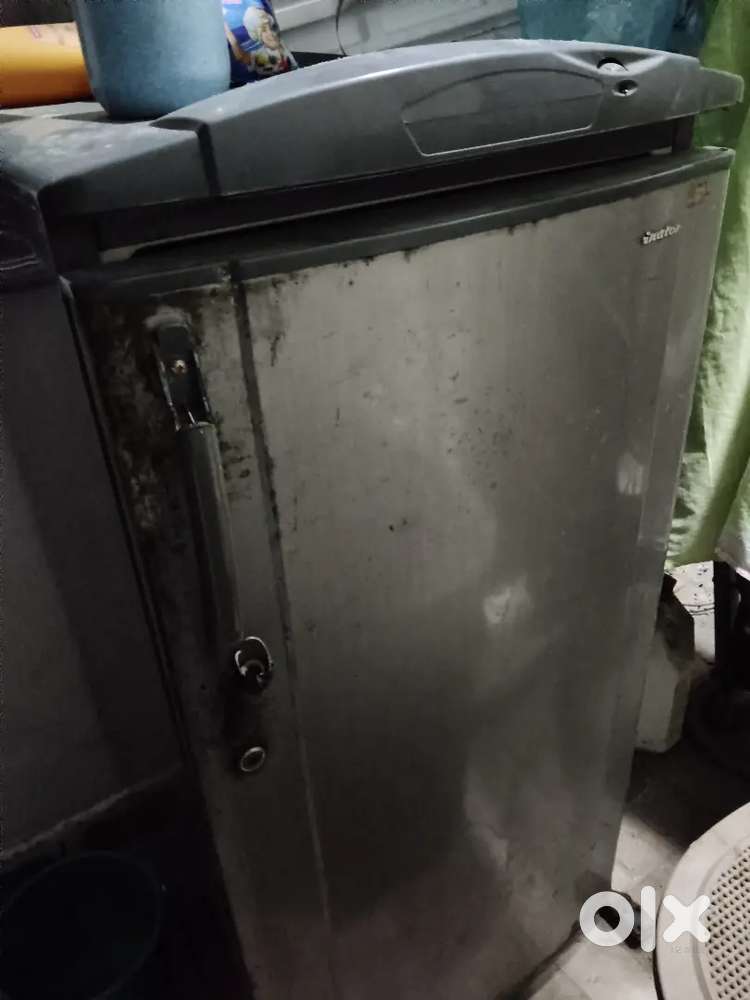 KELVINATOR OLD FRIDGE