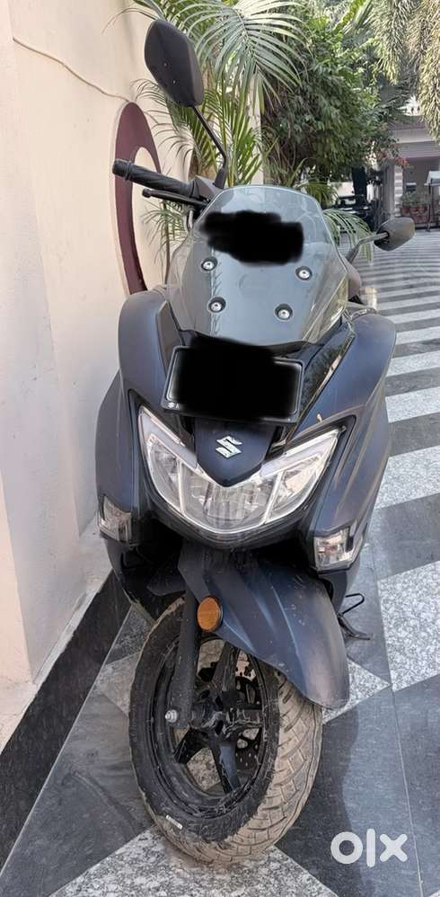 Suzuki Burgman 125 BT BlueC 4550Km Driven With 5 Year Additio Warranty