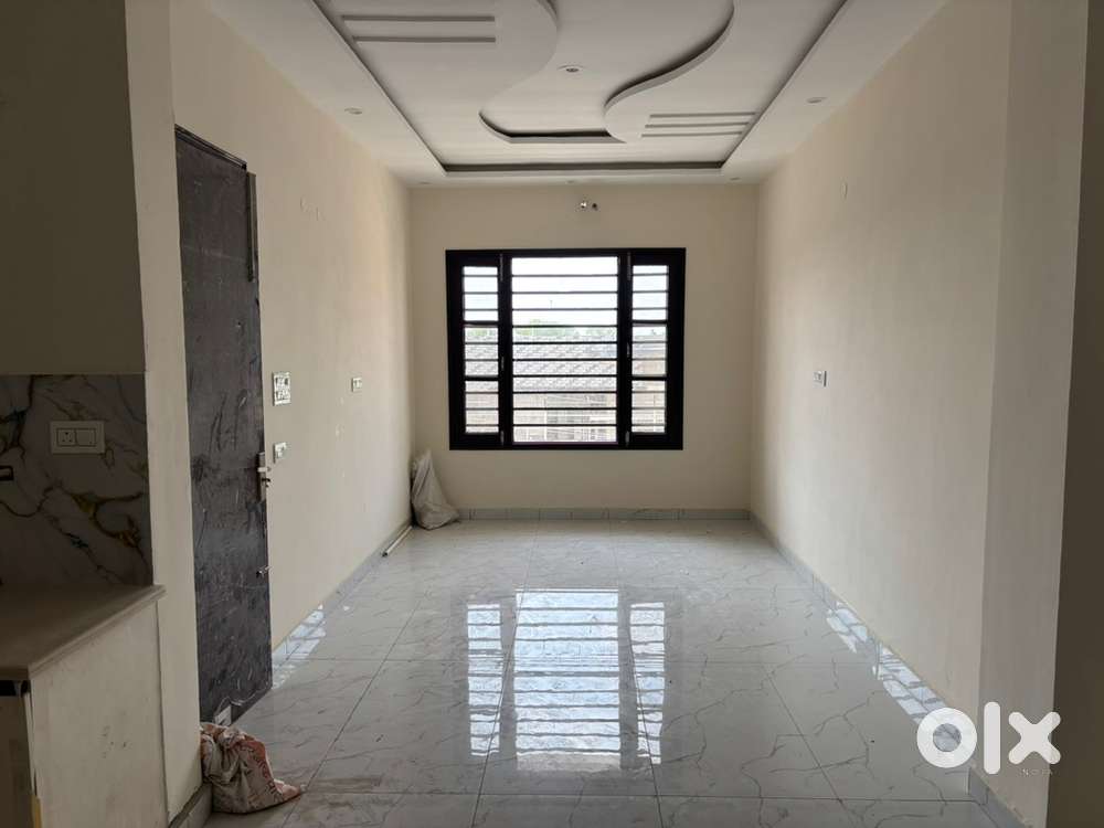 Big Size 3 BHK Flat For Sale Approx 225 Gaz