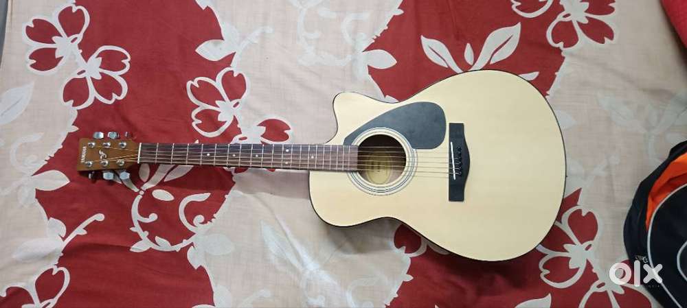 Yamaha fs80c guitar