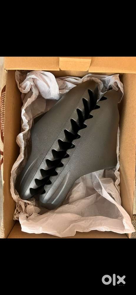 Adidas yeezy slides