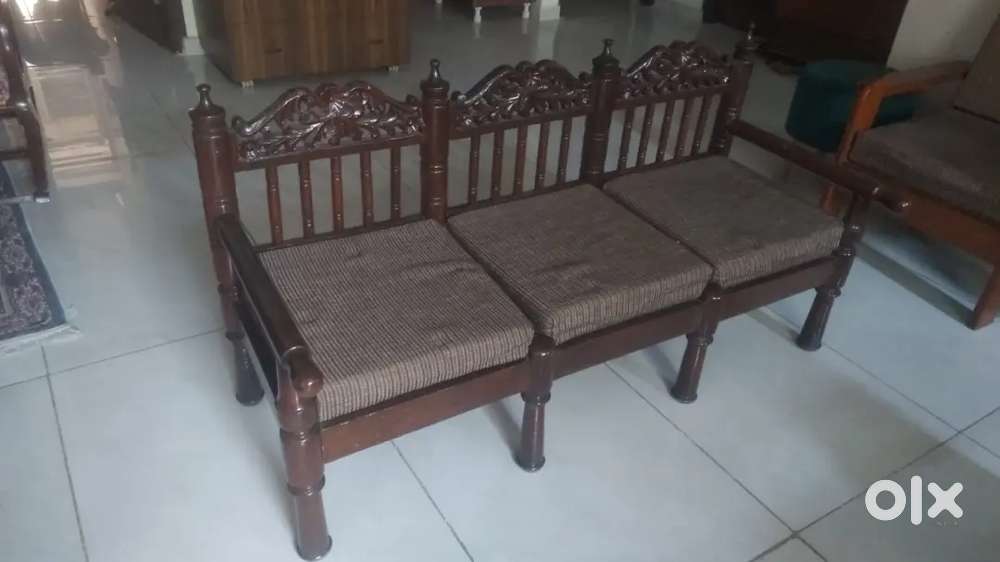 Vintage Sofa (3 seater with 2 chair)