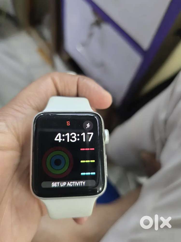 Apple I watch series 3 GPS 42mm silver brand new condition fix price