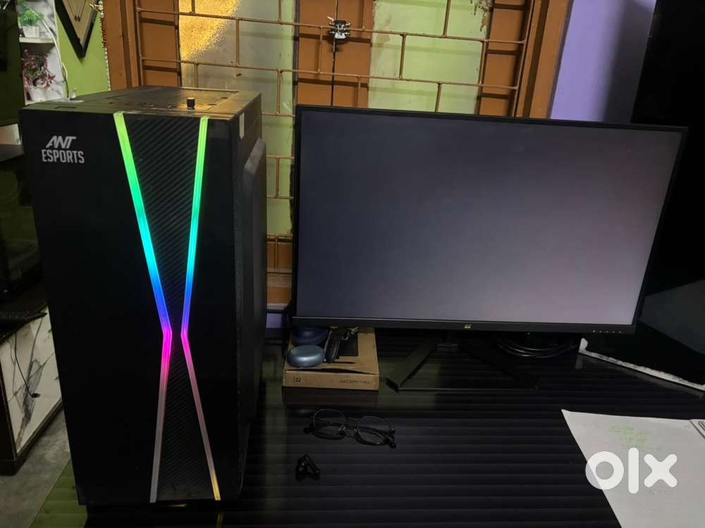 Computer setup for designing and gaming