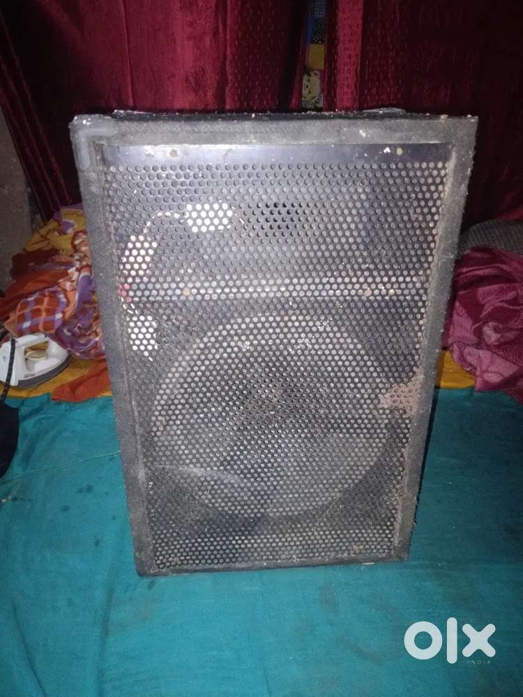Speaker box