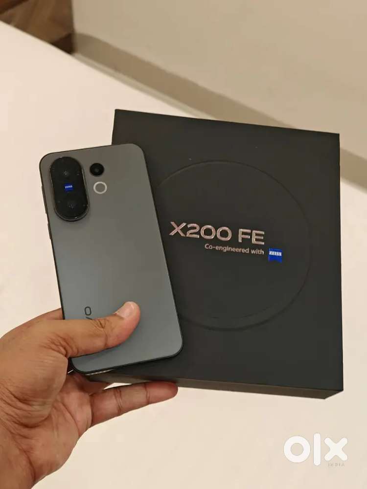 Vivo X200 fe 12 256 GB Black colour 1 month phone