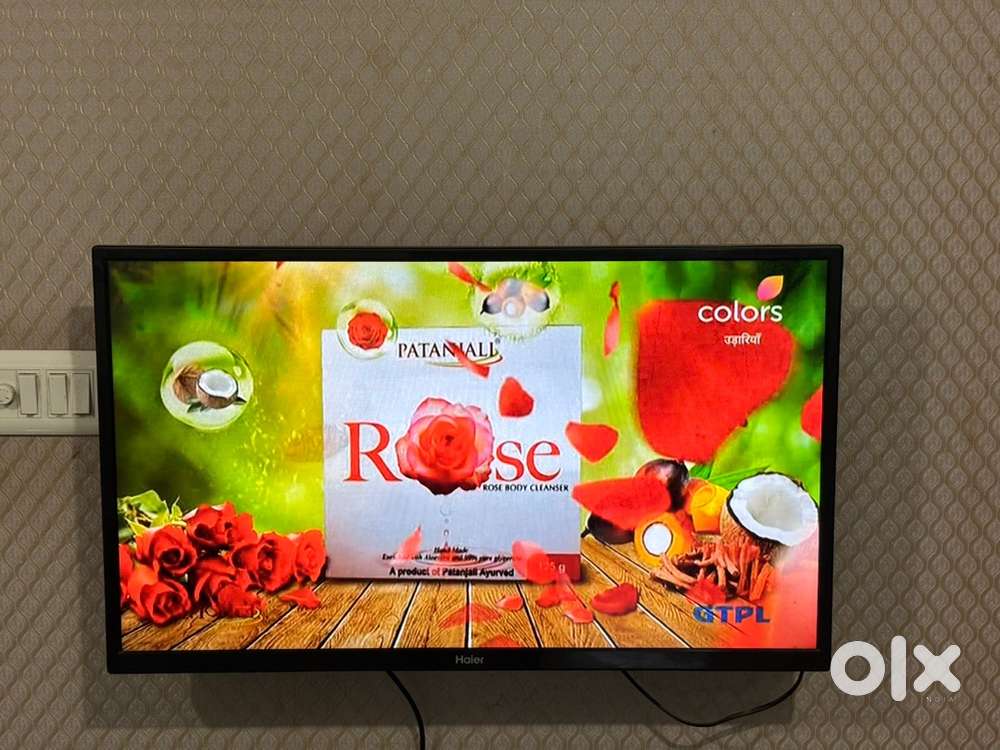 Haier 32 Inch LED TV with Stand – Excellent Condition