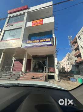SHOWROOM”s SECOND floor for rent@17000 Rs only