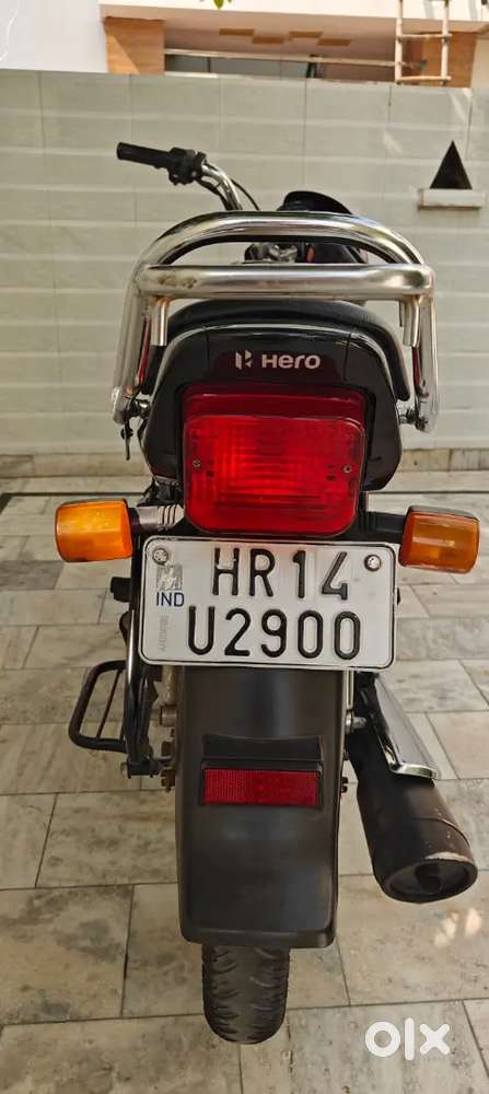 Singal hand ride bike