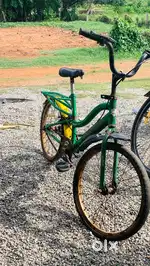 Bycicle good conditions & green coler