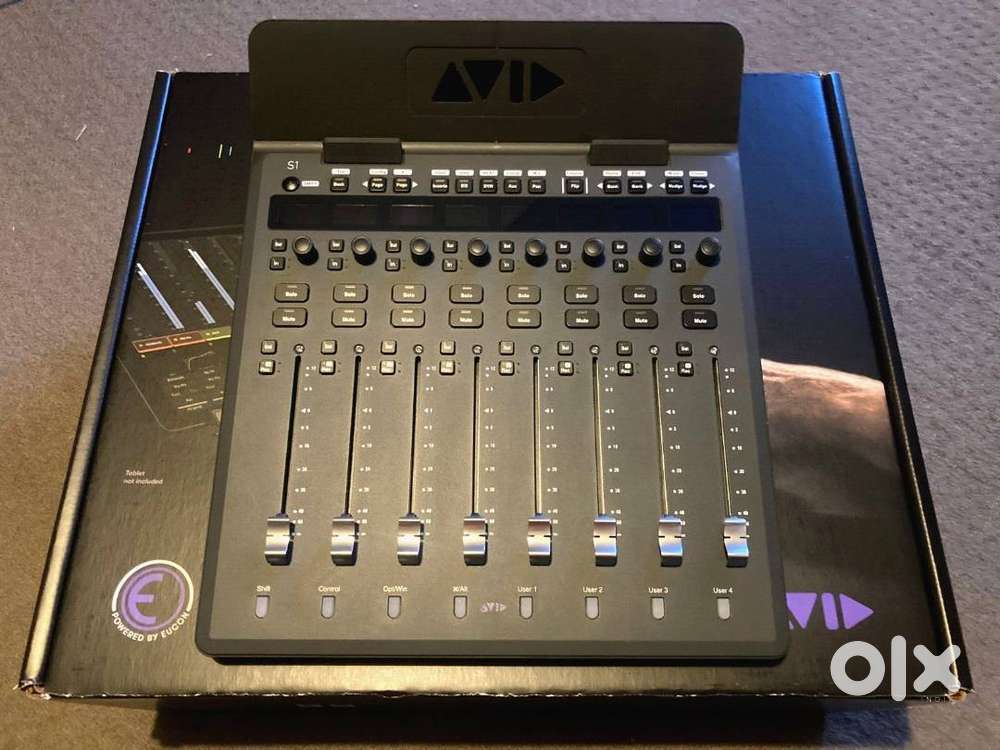 Opened Box Avid S1 8-Fader