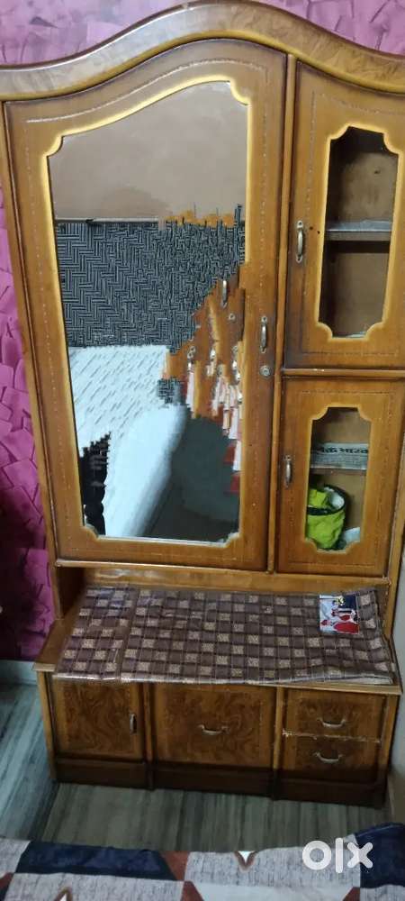 Dressing mirror
