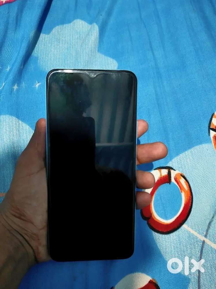 New phone vivo 8 gb ram 128 internal storage kuch din purana h.