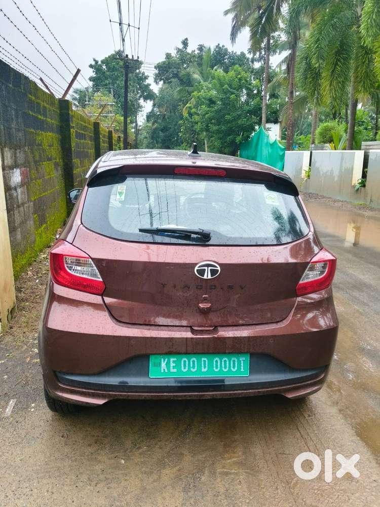 Well maintained additional accessories INR15000, 2025 Deb
