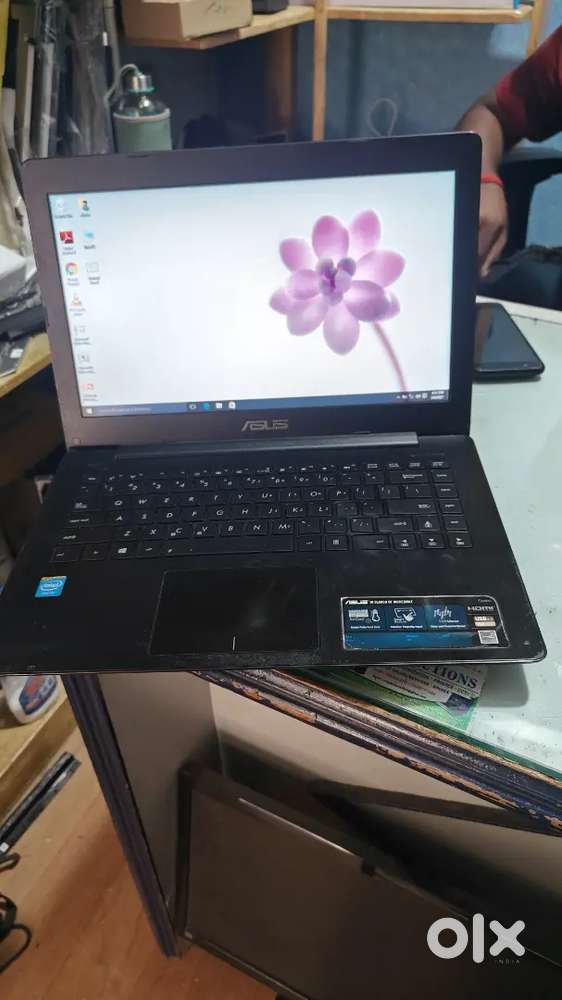 Asus Intel R + 4GB RAM + 500GB HDD + with Windows 10  in good working