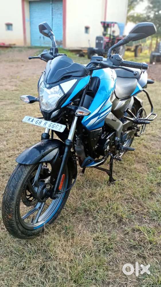 bajaj pulsar ns 125 standard
