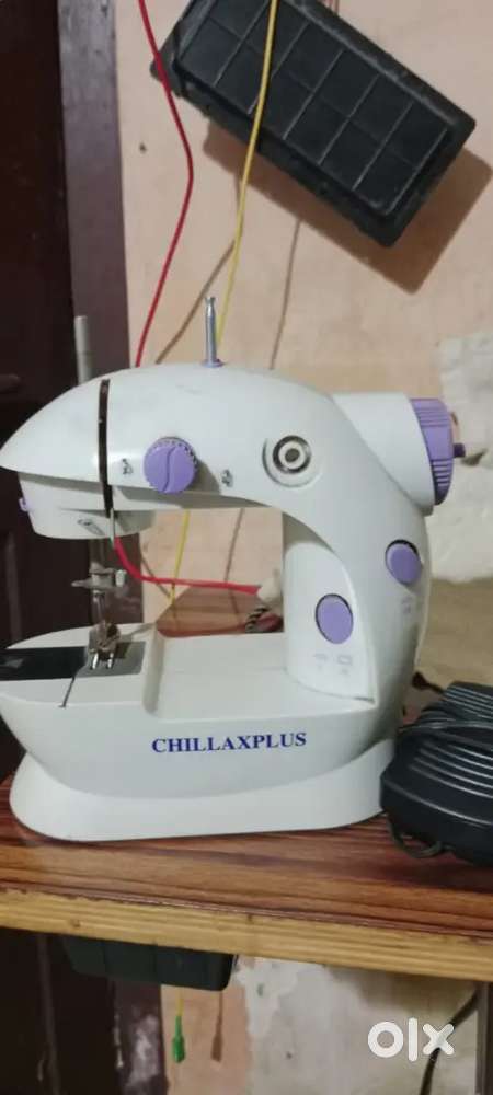 Electric sewing Machine with paddle and charger