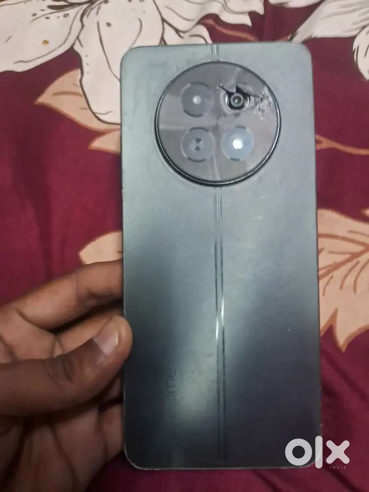 The set is in good condition. Only the camera is damaged. Money is ur.