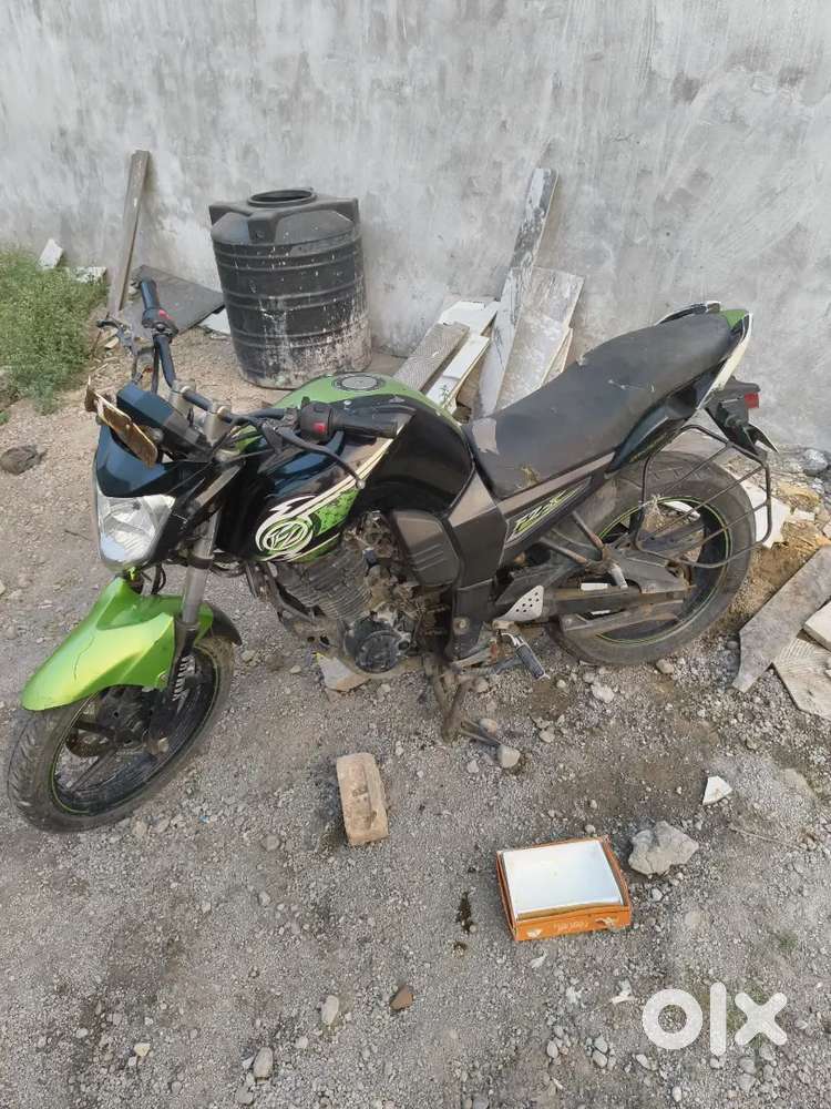 Bahut sasti bech rha hu