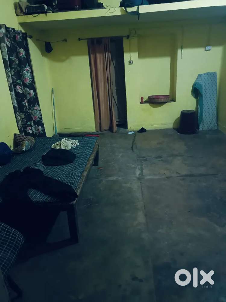 In partnership in 2 bhnk 1 room available