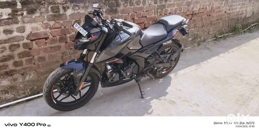 2023 model 15000 km chali gadi hai koi accident nhi koi chalan nhi hai
