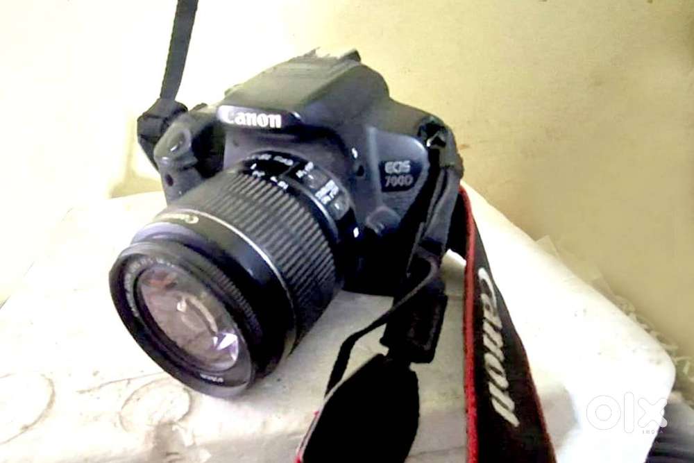 CANON EOS 700D  DSLR  डिजिटल कॅमेरा