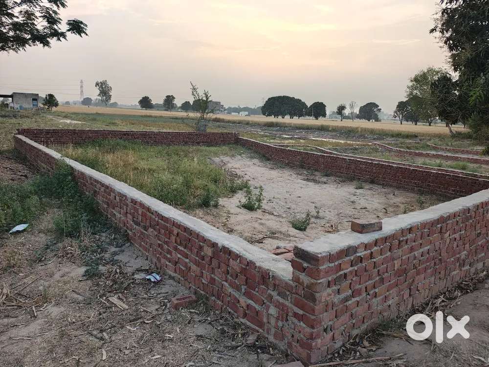 Plot for sale 200sq yard