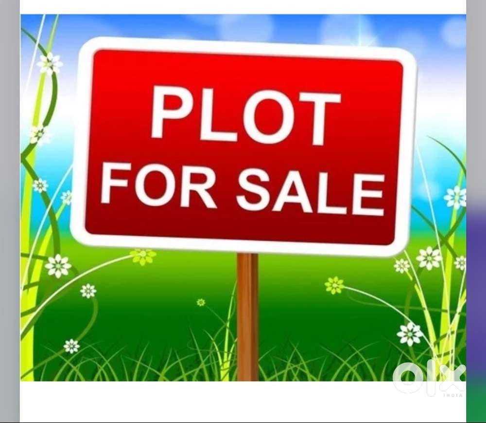 Corner plot in Model Town on main road