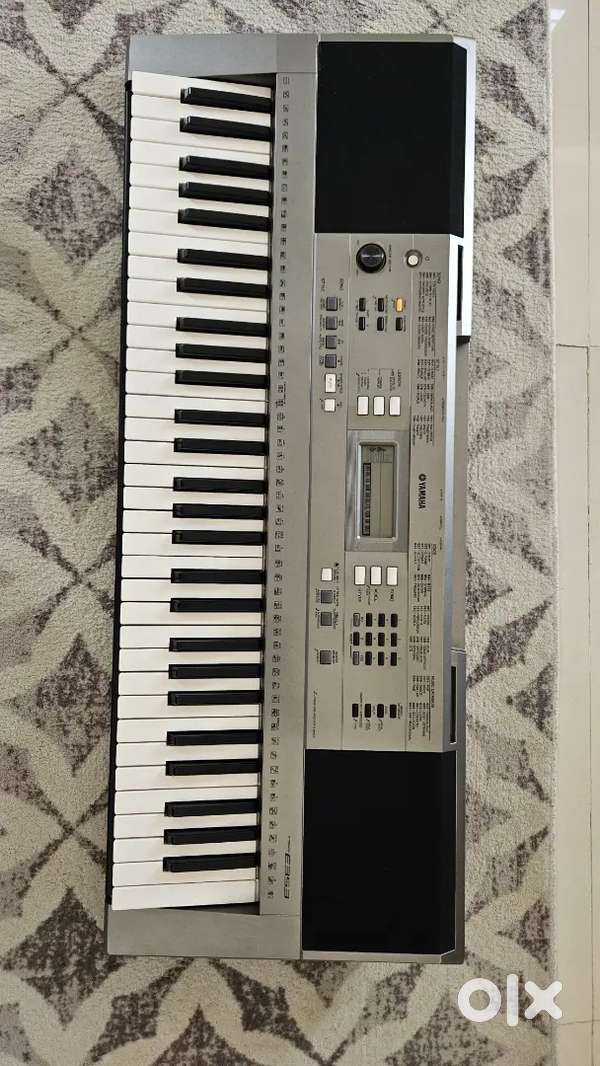 Yamaha PSR E353 61 keys,