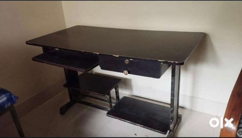 COMPUTER CUS STUDY TABLE