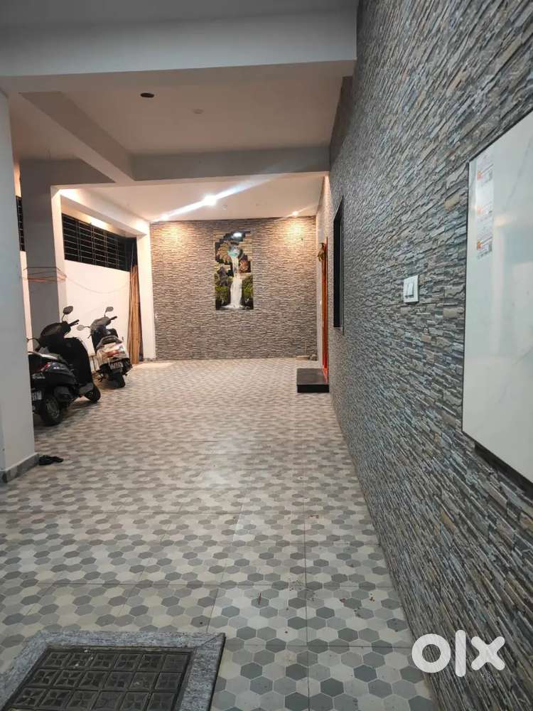 Ground floor single BHK house with carparking for Rent