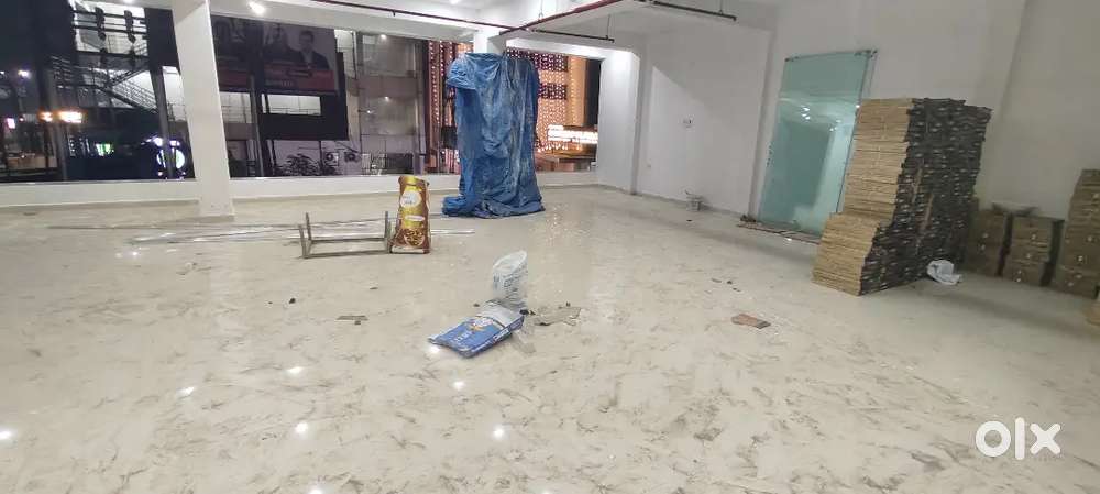 1400 feet showroom for rent in katra main market rent 1.15 lakh