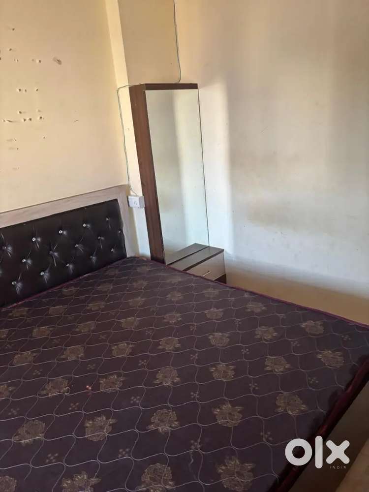 2 bhk full furnished flat