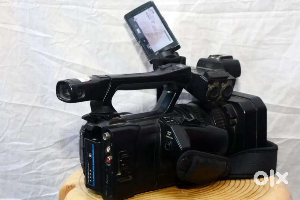 Sony Nx 100 Video  Camera  A One Condition two  battery One  Charger