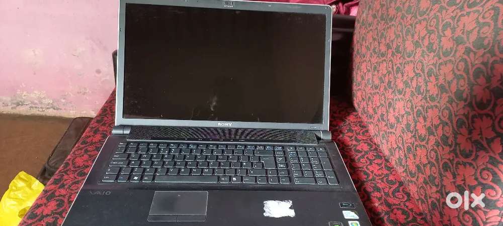 Sony Vaio E  series 15 lntel core i3 2nd gen 320 GB HDD
